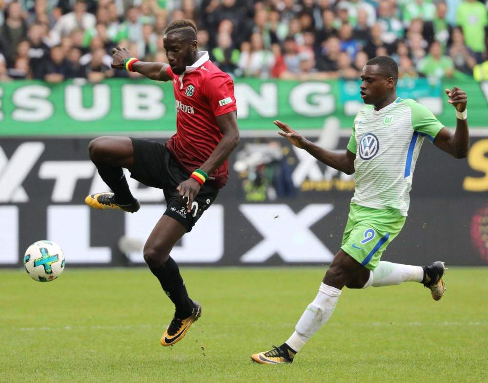  多特蒙德防线失误频出主场不敌沃尔夫斯堡  